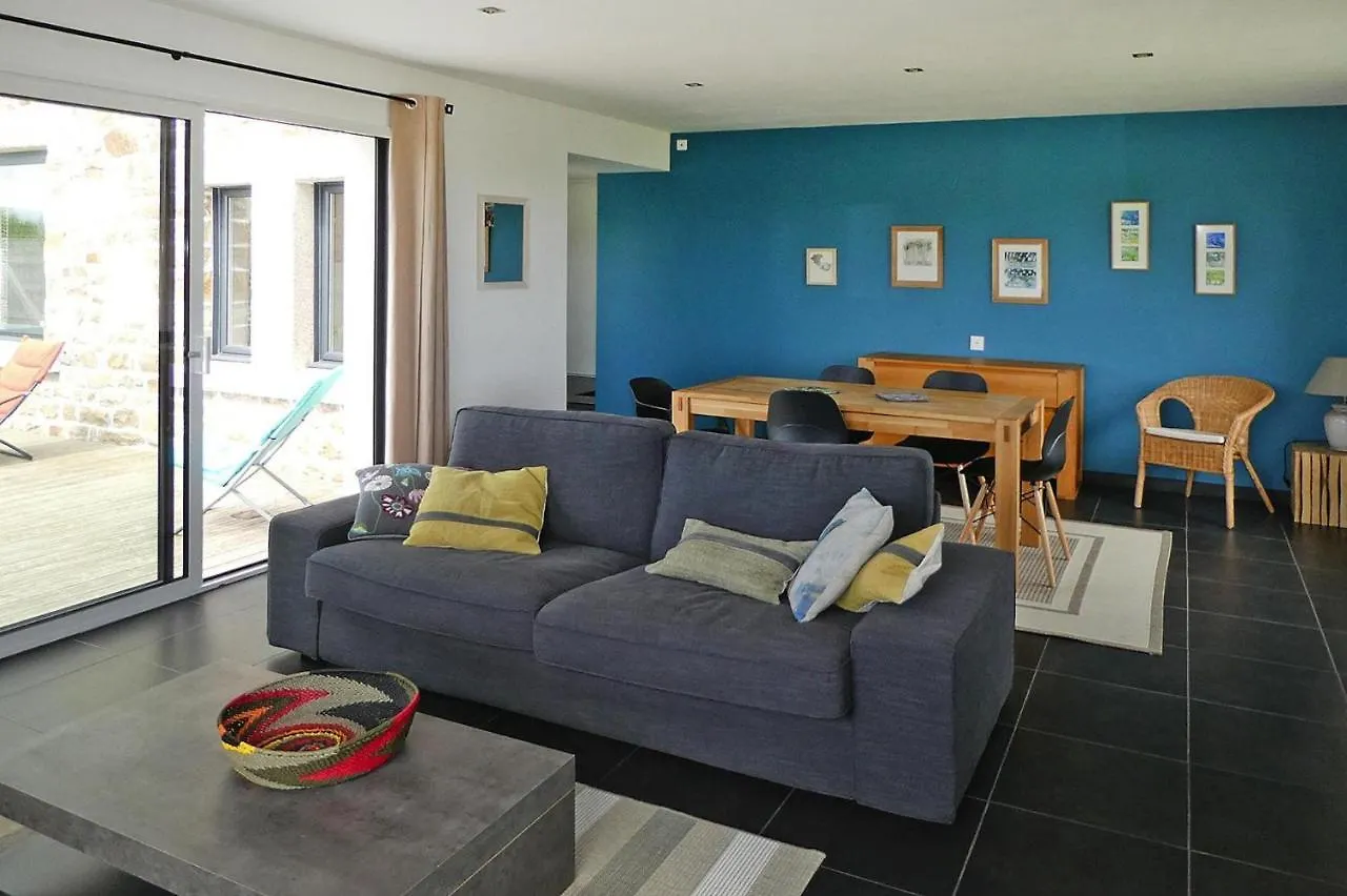 Sea-View Holiday Home With Terrace, プルガヌー フランス