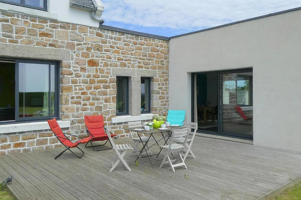 Sea-View Holiday Home With Terrace, プルガヌー